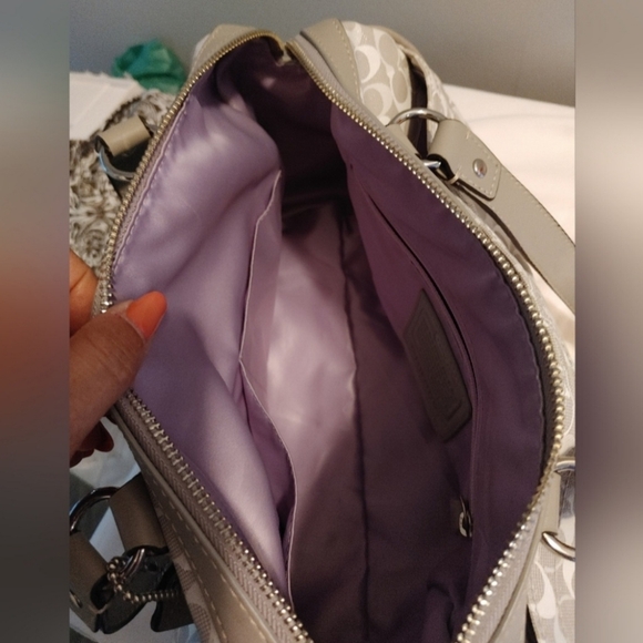 AUTHENTIC NWOT COACH CHELSEA BIAS SIGNATURE BAG - Picture 4 of 9